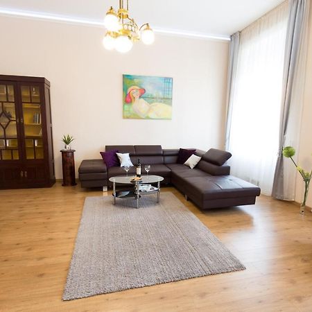 Elegant Apartment With Buda Castle View Boedapest Buitenkant foto