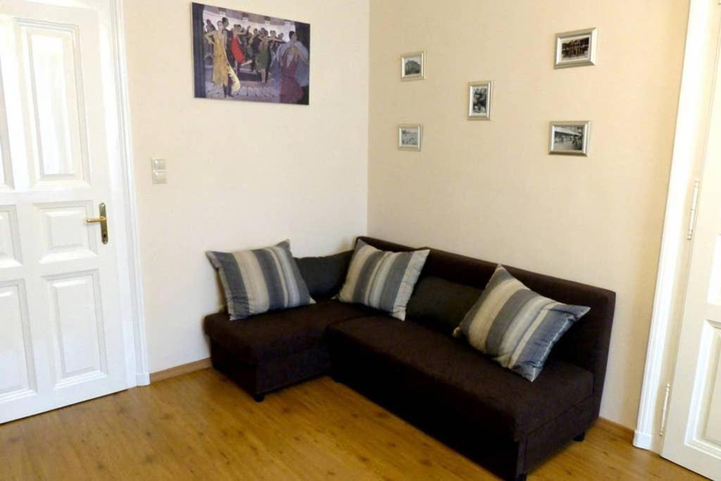 Elegant Apartment With Buda Castle View Boedapest Buitenkant foto