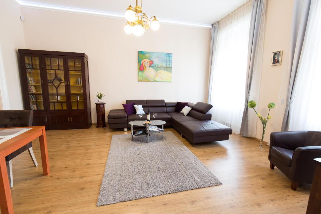 Elegant Apartment With Buda Castle View Boedapest Buitenkant foto