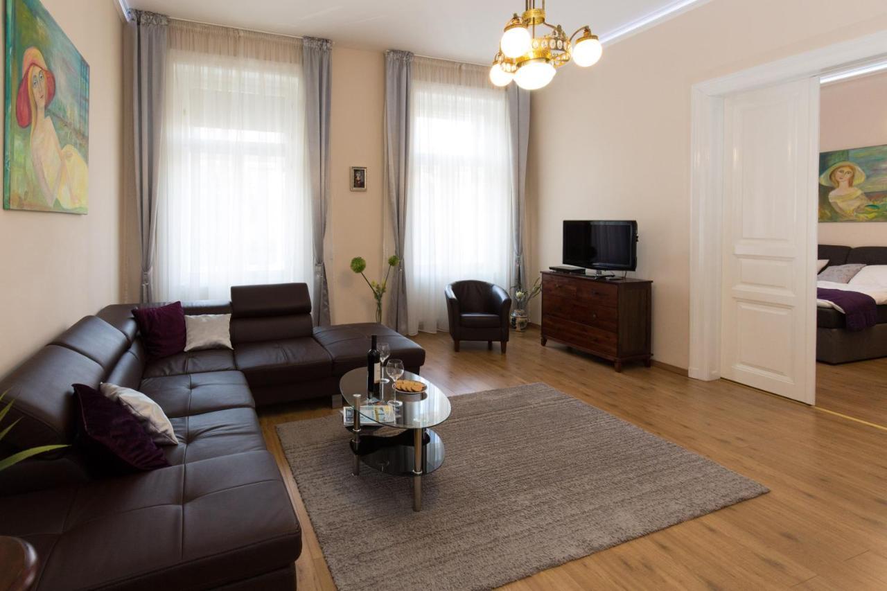 Elegant Apartment With Buda Castle View Boedapest Buitenkant foto