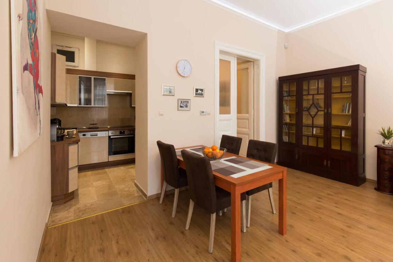 Elegant Apartment With Buda Castle View Boedapest Buitenkant foto