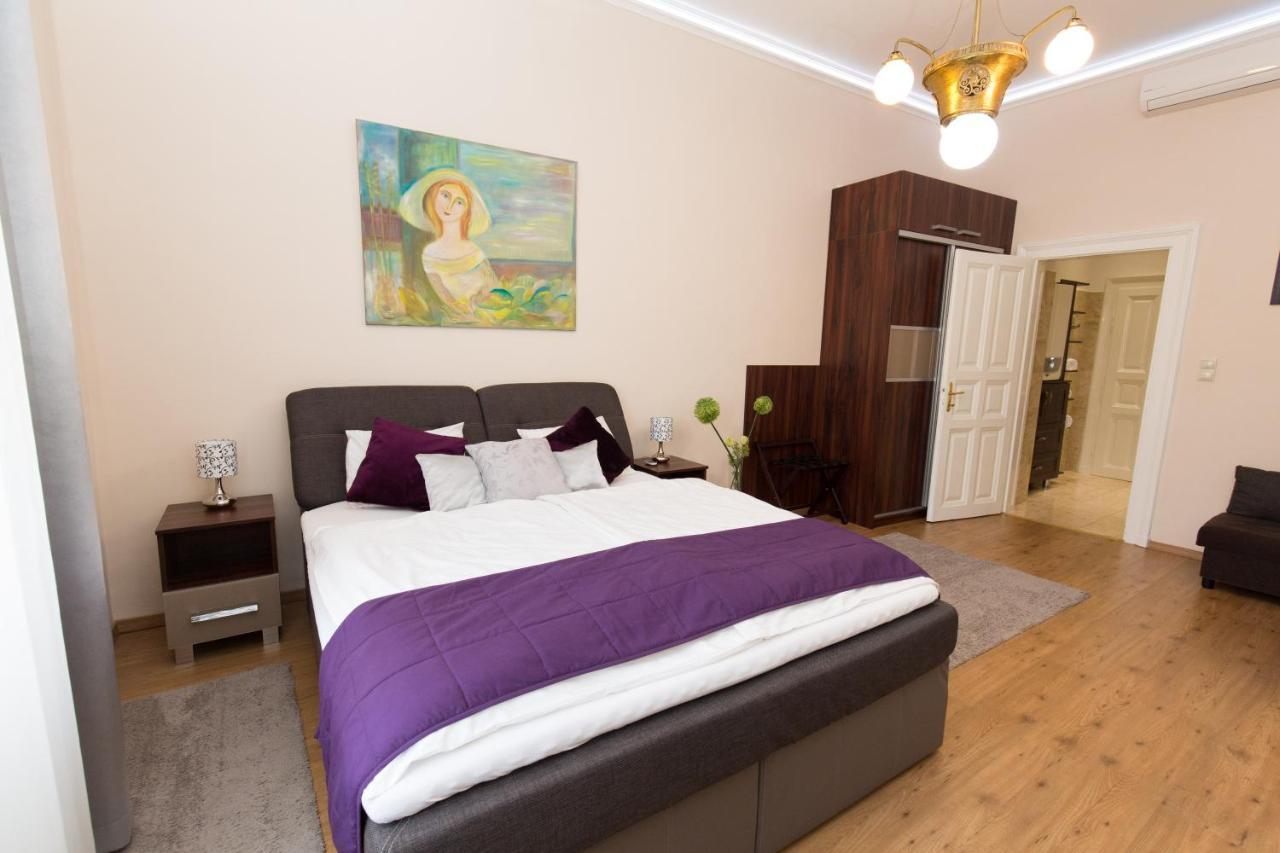 Elegant Apartment With Buda Castle View Boedapest Buitenkant foto