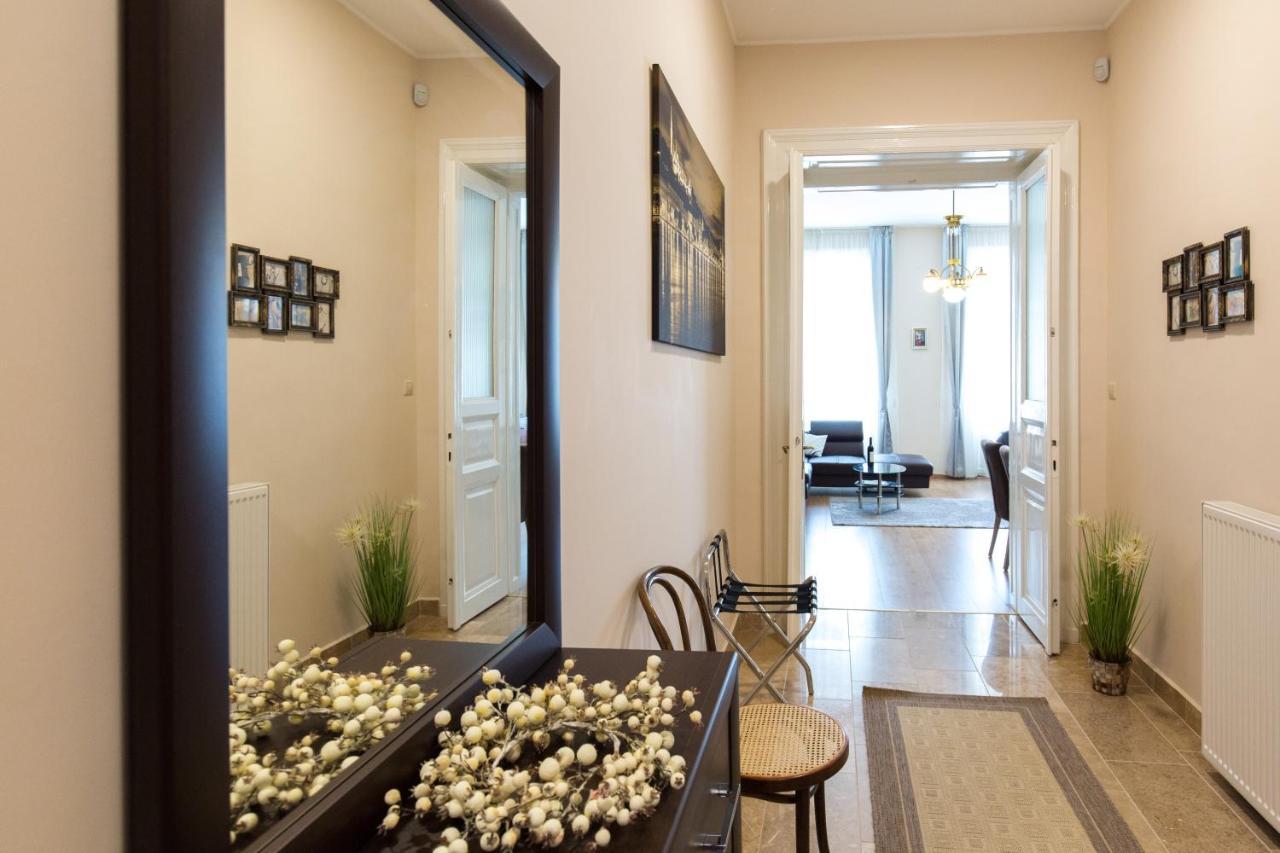 Elegant Apartment With Buda Castle View Boedapest Buitenkant foto